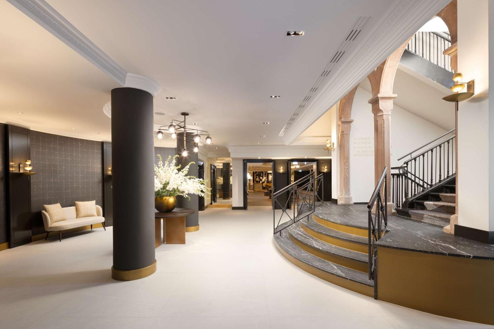 Hilton Hotel 4*